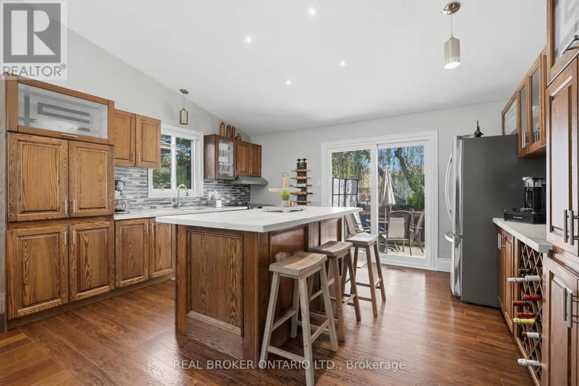 8 Moyle Drive — photo 11 of 40