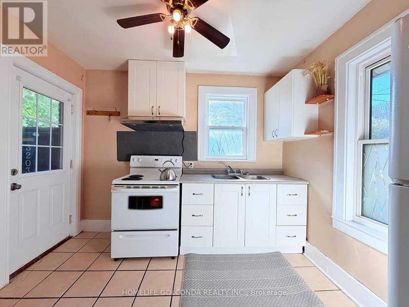 3203 Linwood Place — photo 10 of 40