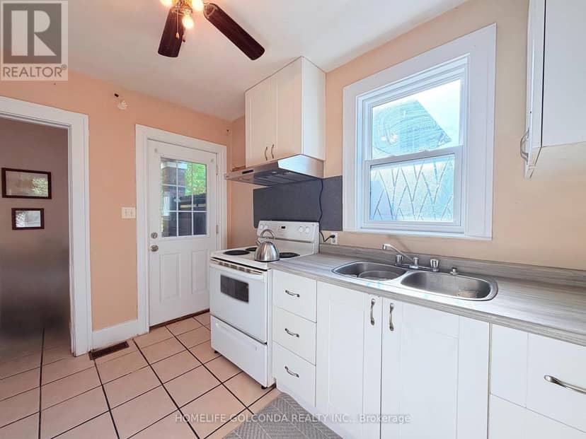 3203 Linwood Place — photo 11 of 40