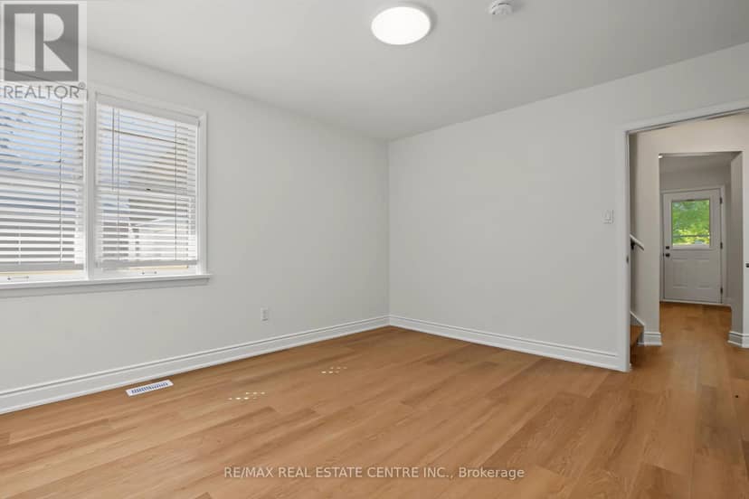 143 Elgin Crescent — photo 25 of 38