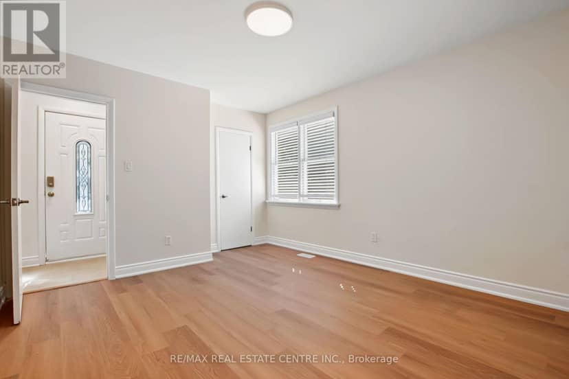 143 Elgin Crescent — photo 26 of 38