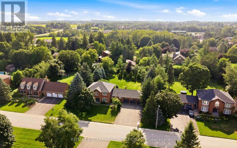 6 Willow Crescent — photo 1 of 35