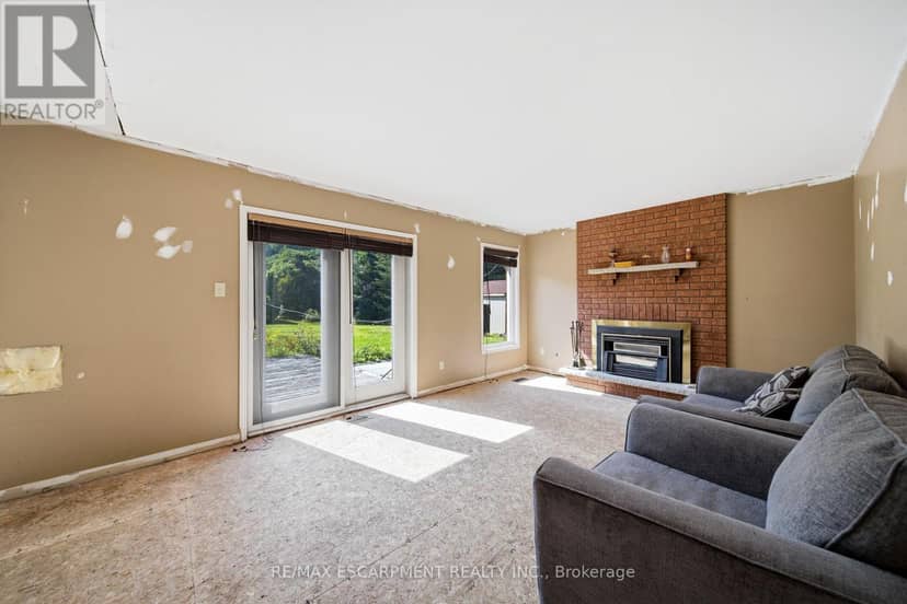 6 Willow Crescent — photo 22 of 35