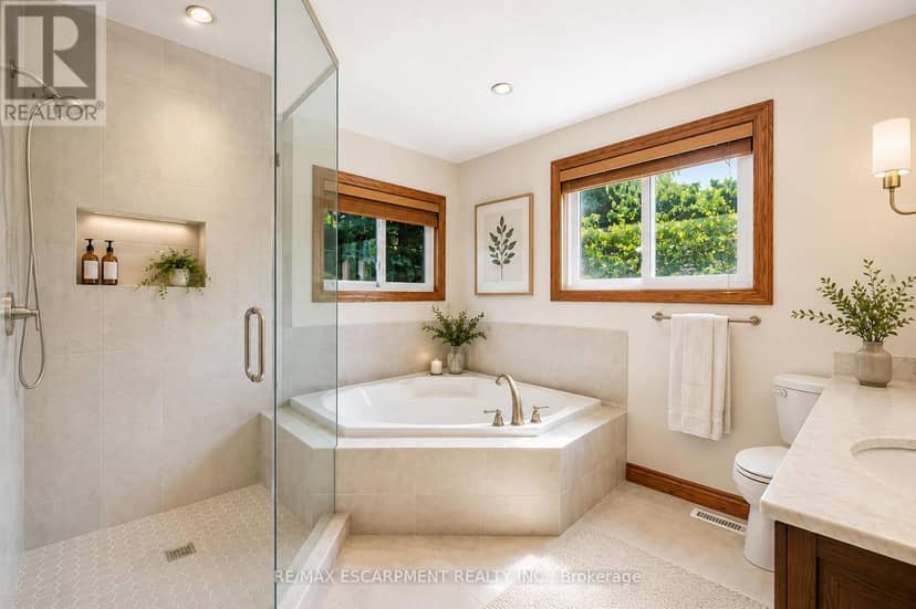 6 Willow Crescent — photo 27 of 35