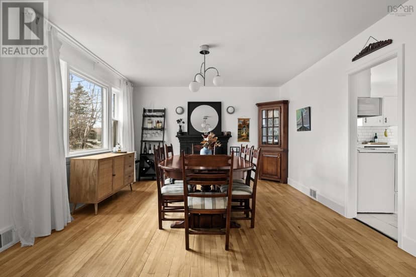 3 Scotsburn Avenue — photo 7 of 35