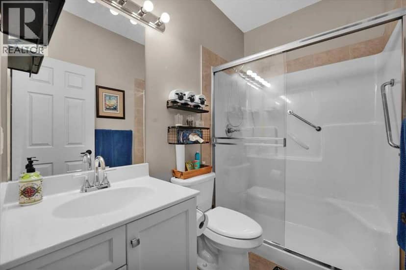 606 Sunvale Crescent NE — photo 12 of 27