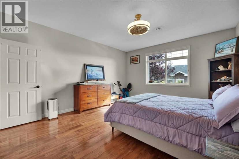 606 Sunvale Crescent NE — photo 17 of 27