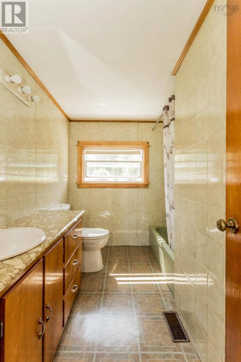 3934 Shore Road W — photo 16 of 24