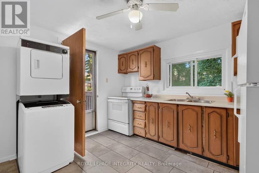 141 Percy Street — photo 21 of 40