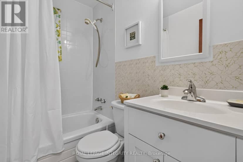 141 Percy Street — photo 11 of 40