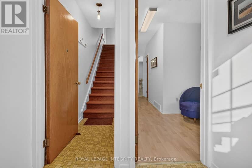 141 Percy Street — photo 4 of 40