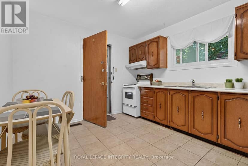 141 Percy Street — photo 9 of 40