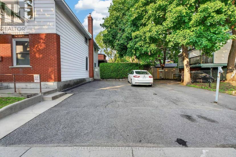 141 Percy Street — photo 2 of 38