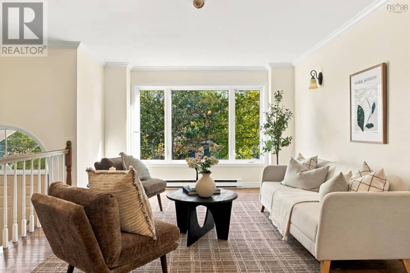 39 Parkdale Avenue — photo 11 of 40