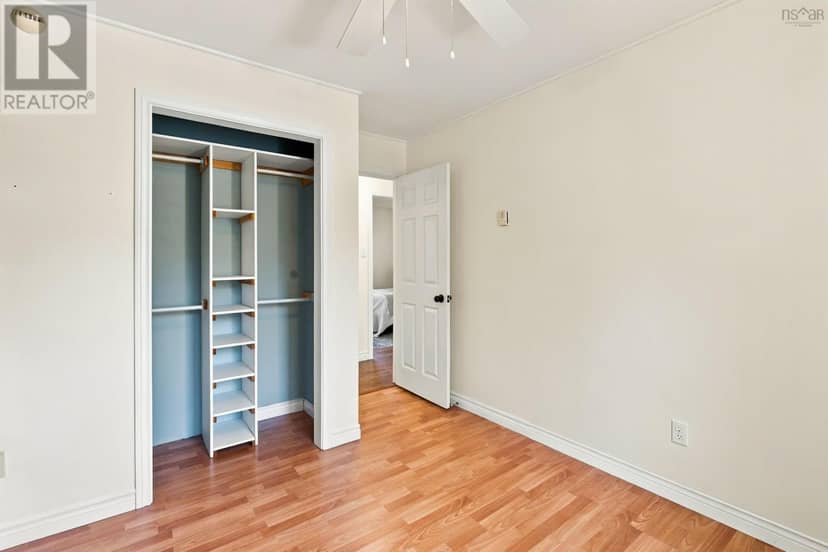39 Parkdale Avenue — photo 23 of 40