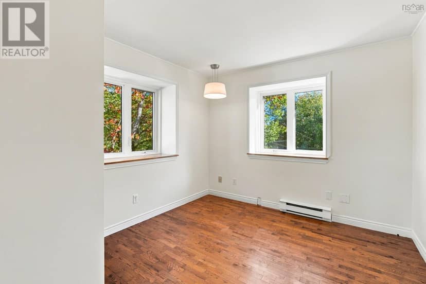 39 Parkdale Avenue — photo 24 of 40