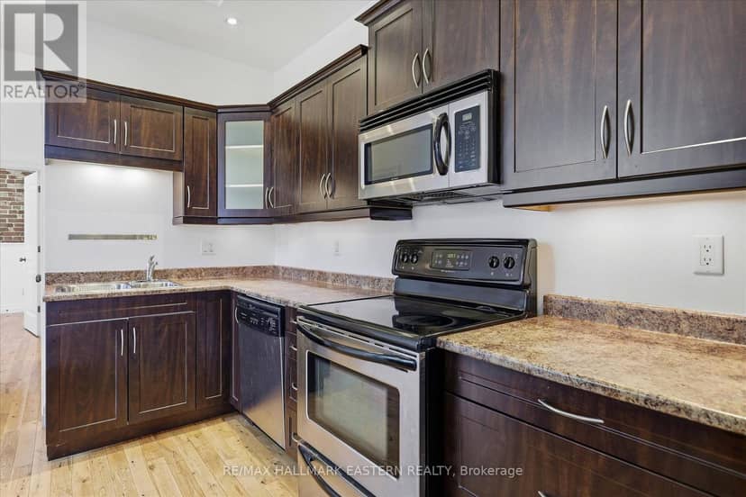 #2 - 760 George Street — photo 14 of 33