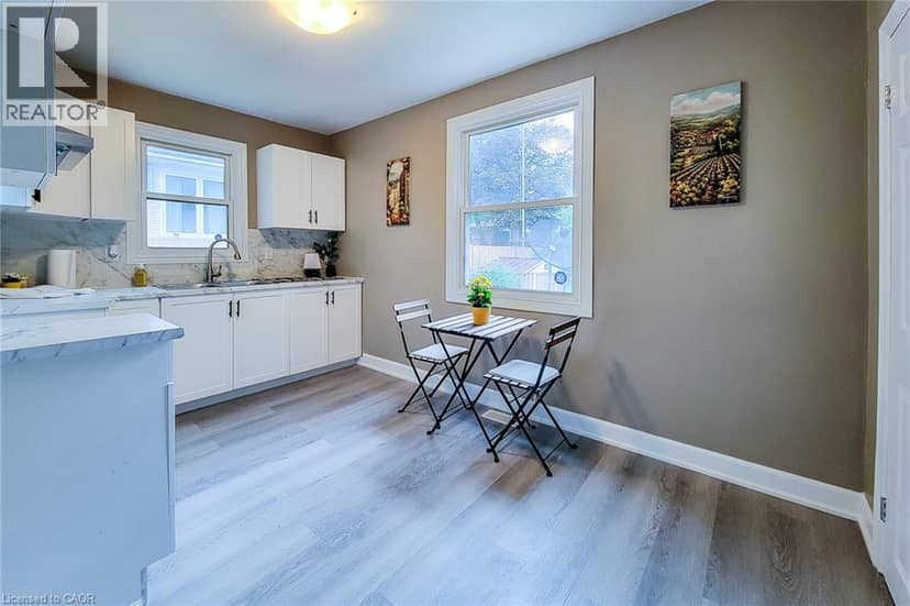 31 GREENHILL Avenue — photo 13 of 37