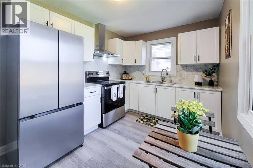 31 GREENHILL Avenue — photo 14 of 37