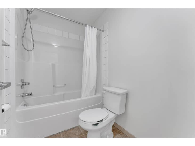 #320 3357 16A AV NW — photo 12 of 32