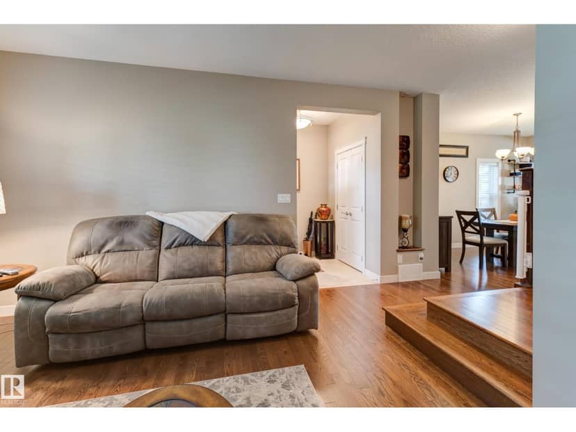 22015 97 AV NW, Edmonton, photo 6