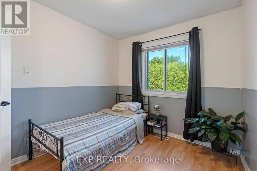 122 Markland Crescent — photo 17 of 22