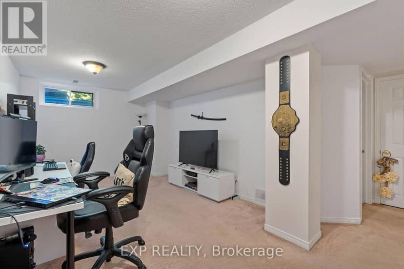 122 Markland Crescent — photo 18 of 22