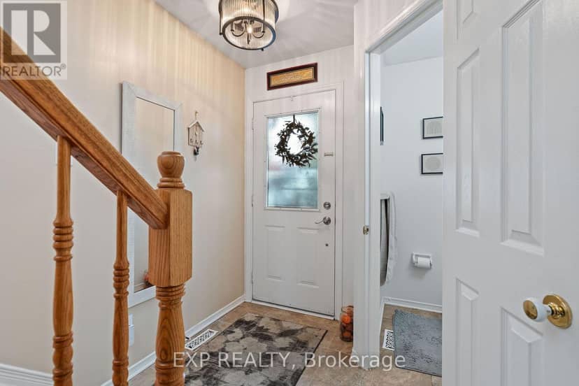 122 Markland Crescent, Ottawa, photo 2