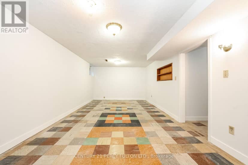 24 Dogwood Crescent — photo 29 of 34