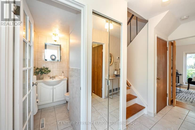 24 Dogwood Crescent, Toronto, photo 6