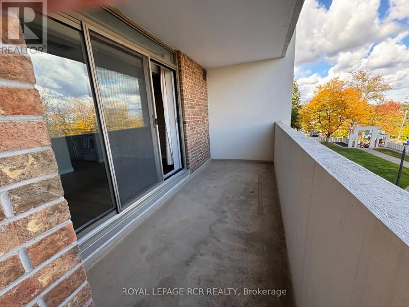 300 - 8 Fead Street — photo 35 of 40