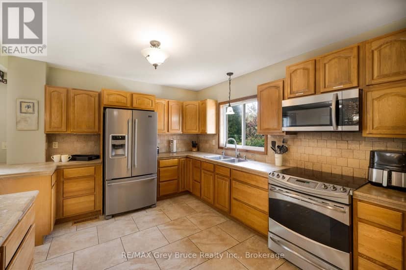 7011 Highway 6 — photo 10 of 40