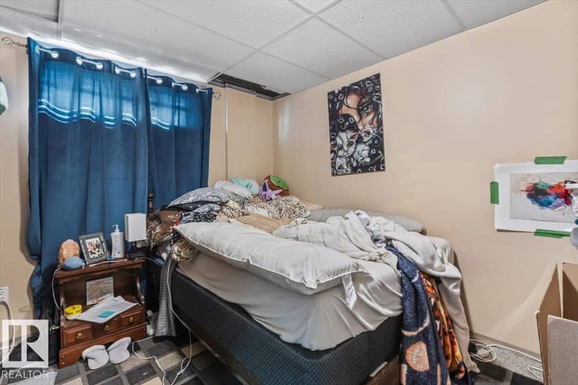 8015 158 AV NW — photo 37 of 40