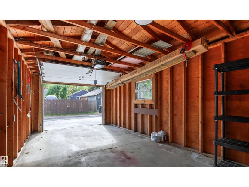 10753 79 AV NW — photo 36 of 40