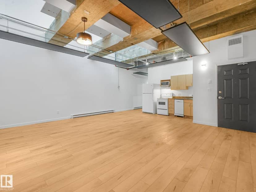 #206 10024 Jasper Av NW — photo 13 of 40
