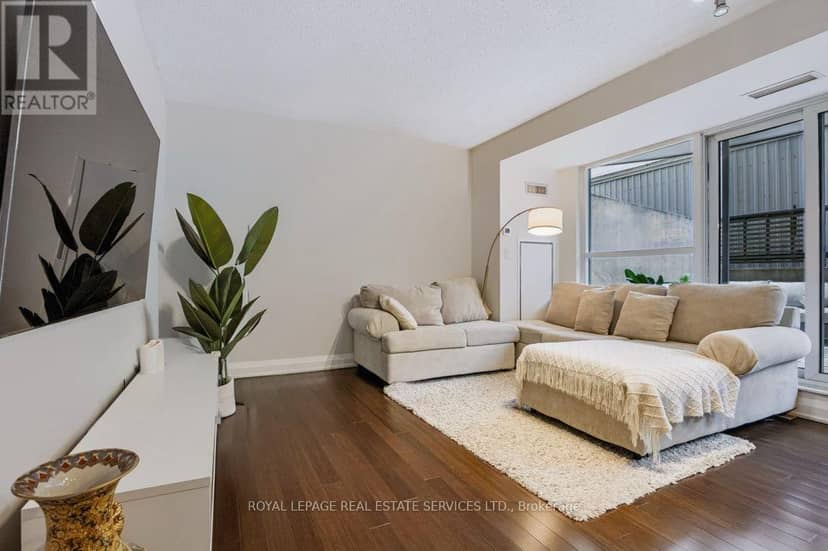 207 - 1430 Yonge Street — photo 2 of 40