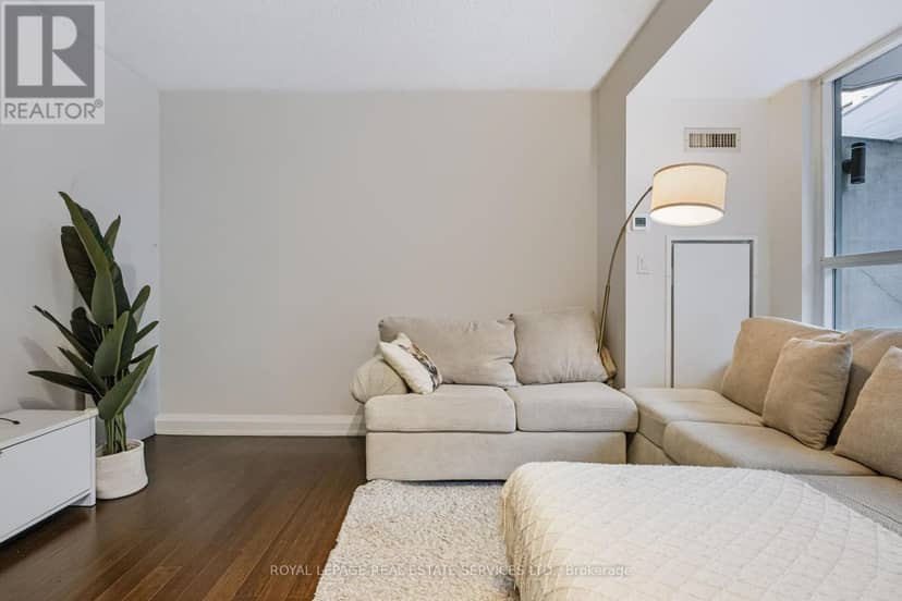 207 - 1430 Yonge Street — photo 3 of 40