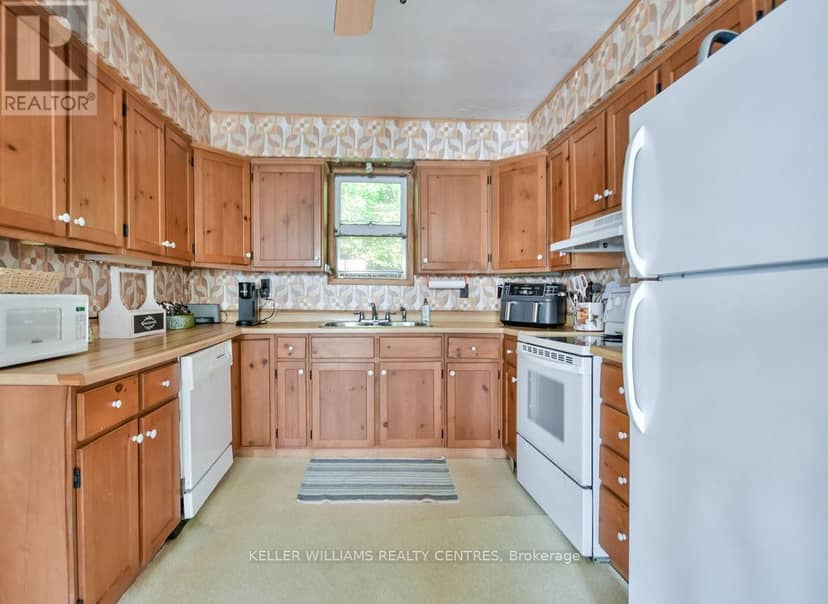 379 Champlain Road — photo 9 of 20