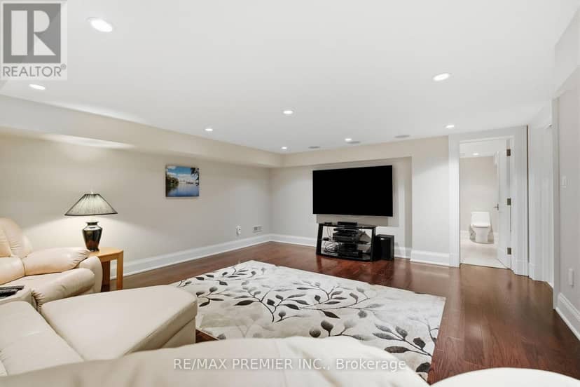 132 The Kingsway — photo 36 of 40