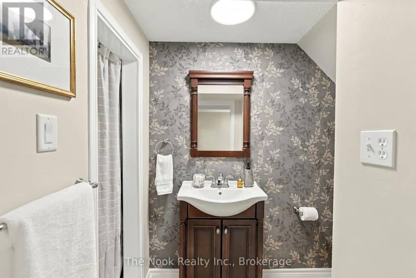 456 Harcourt Drive — photo 38 of 40