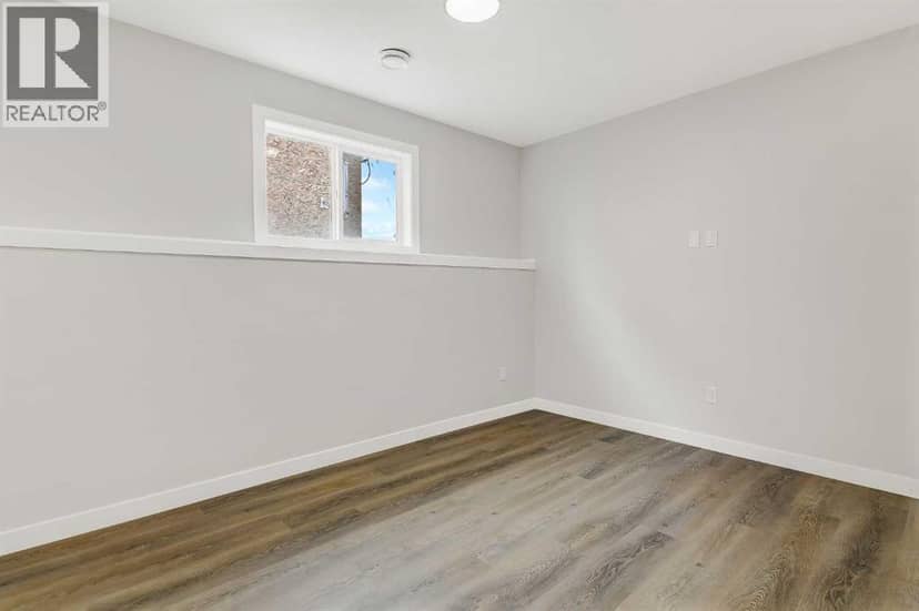 8202 87 Street — photo 29 of 38