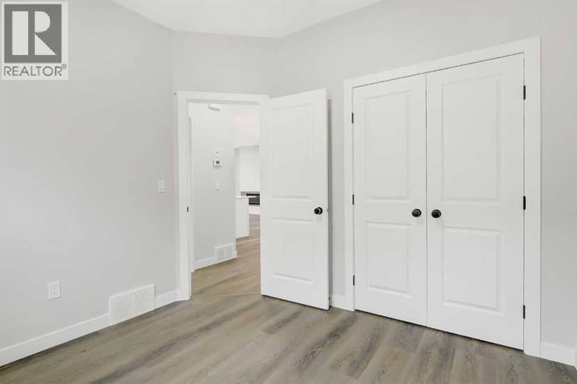 8202 87 Street — photo 17 of 38