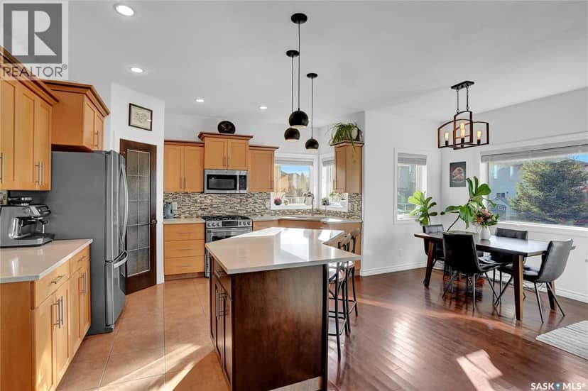 7043 Wascana Cove DRIVE — photo 10 of 38