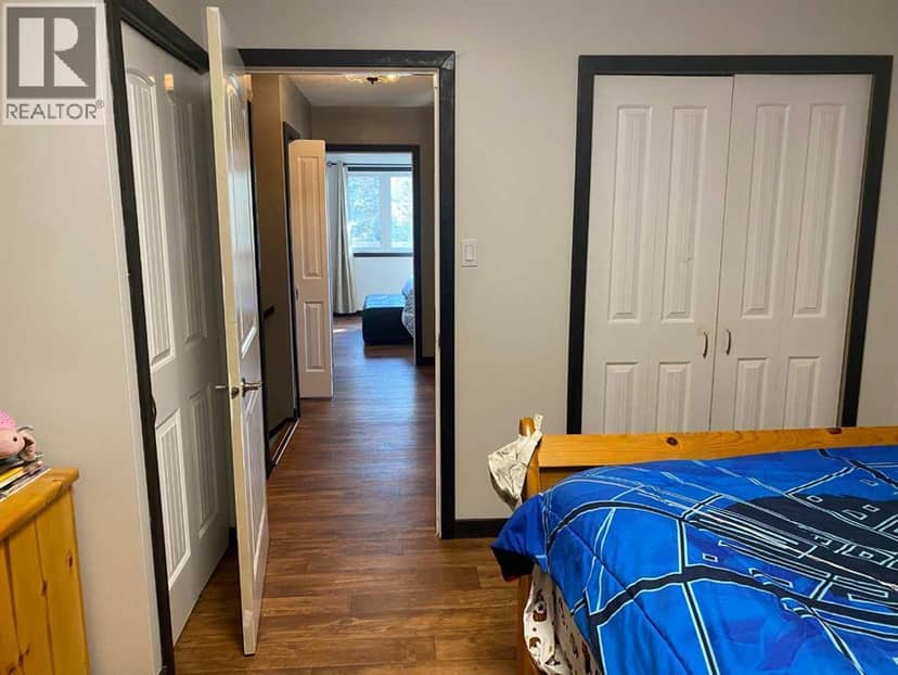 987 1 Avenue NE — photo 19 of 40