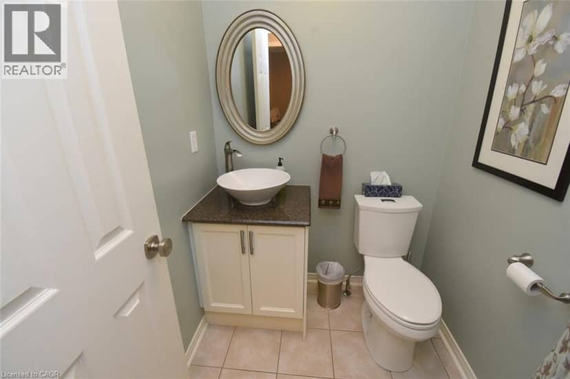 470 AMANDA Crescent, Burlington, photo 5