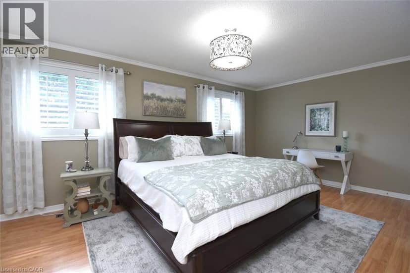 470 AMANDA Crescent — photo 27 of 40
