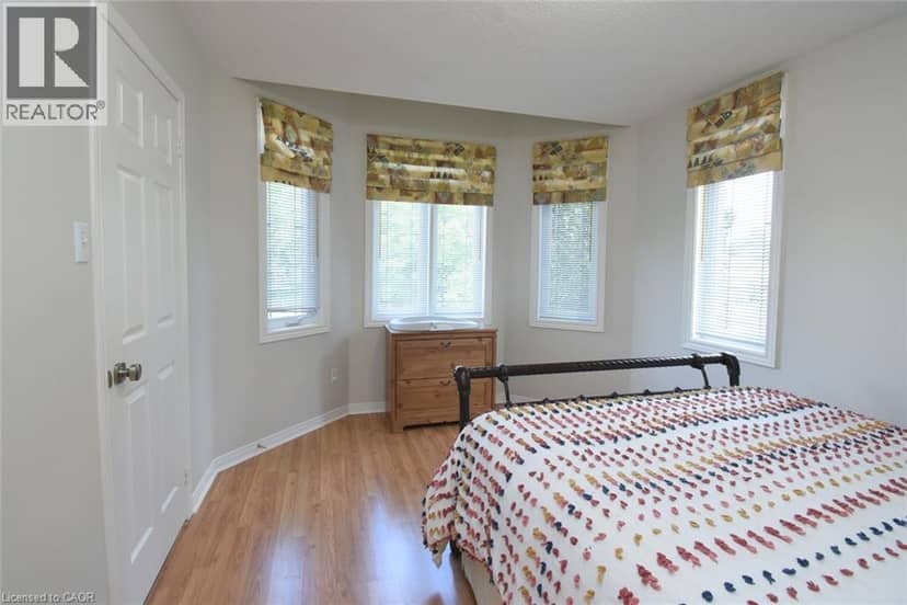 470 AMANDA Crescent — photo 34 of 40