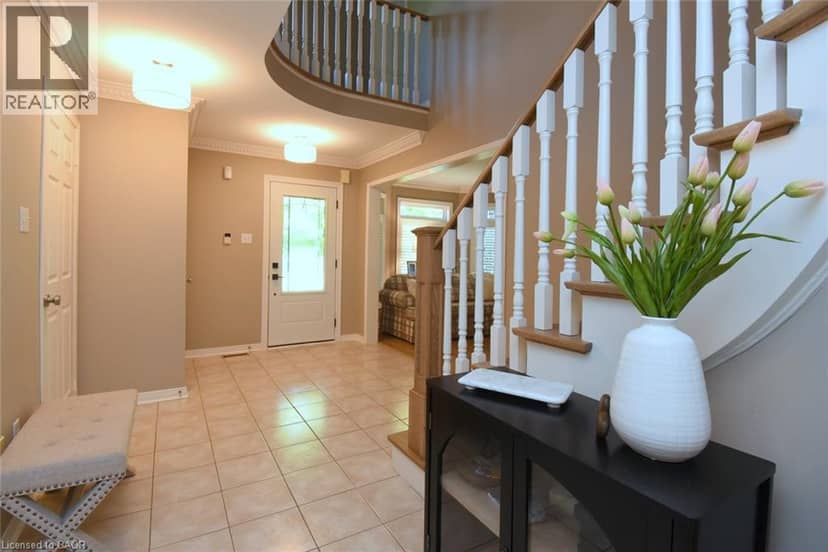 470 AMANDA Crescent, Burlington, photo 7