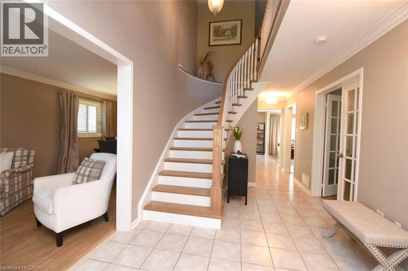 470 AMANDA Crescent, Burlington, photo 6