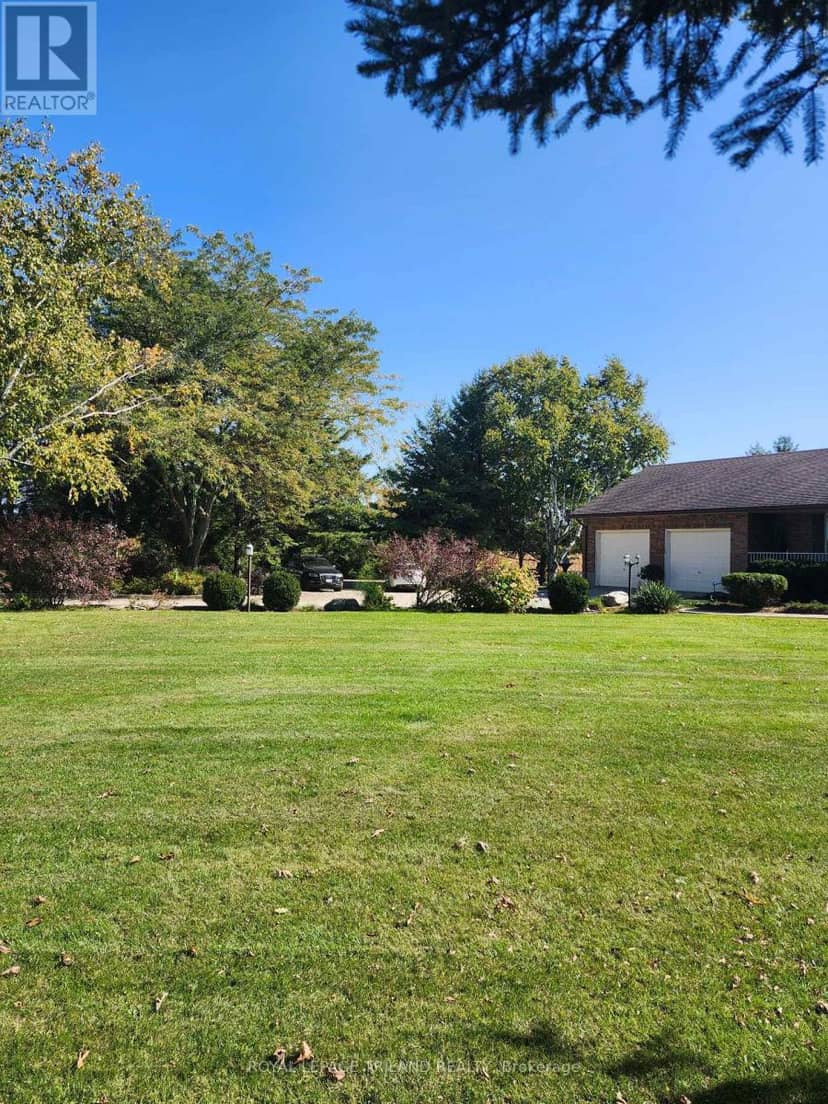 1605 Concession Drive, Southwest Middlesex, photo 2